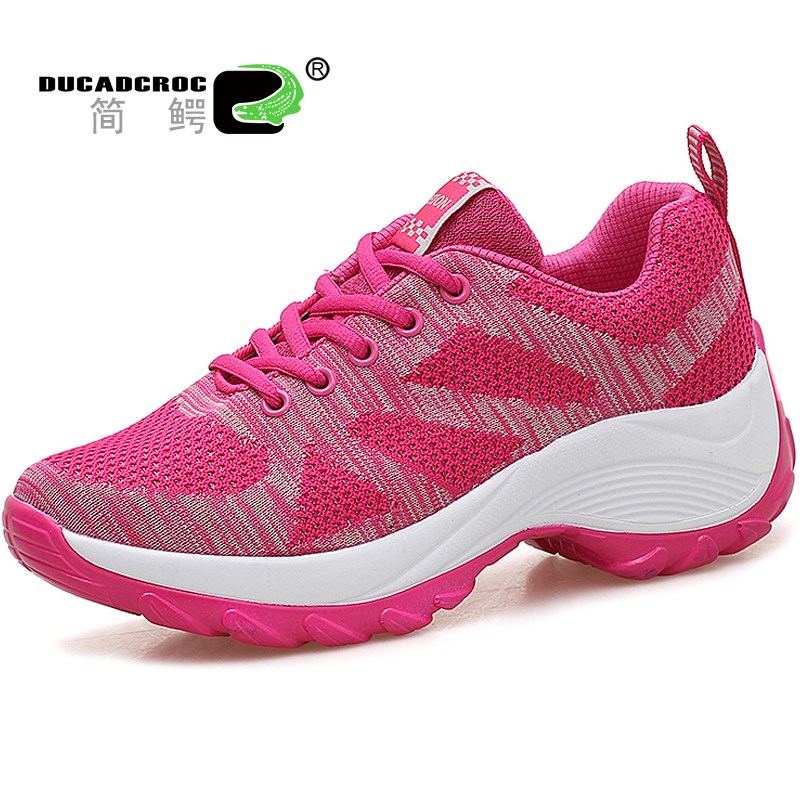 轻便大码系带女鞋网面透气鞋妈妈飞织旅游松糕鞋增V高软底鞋摇摇