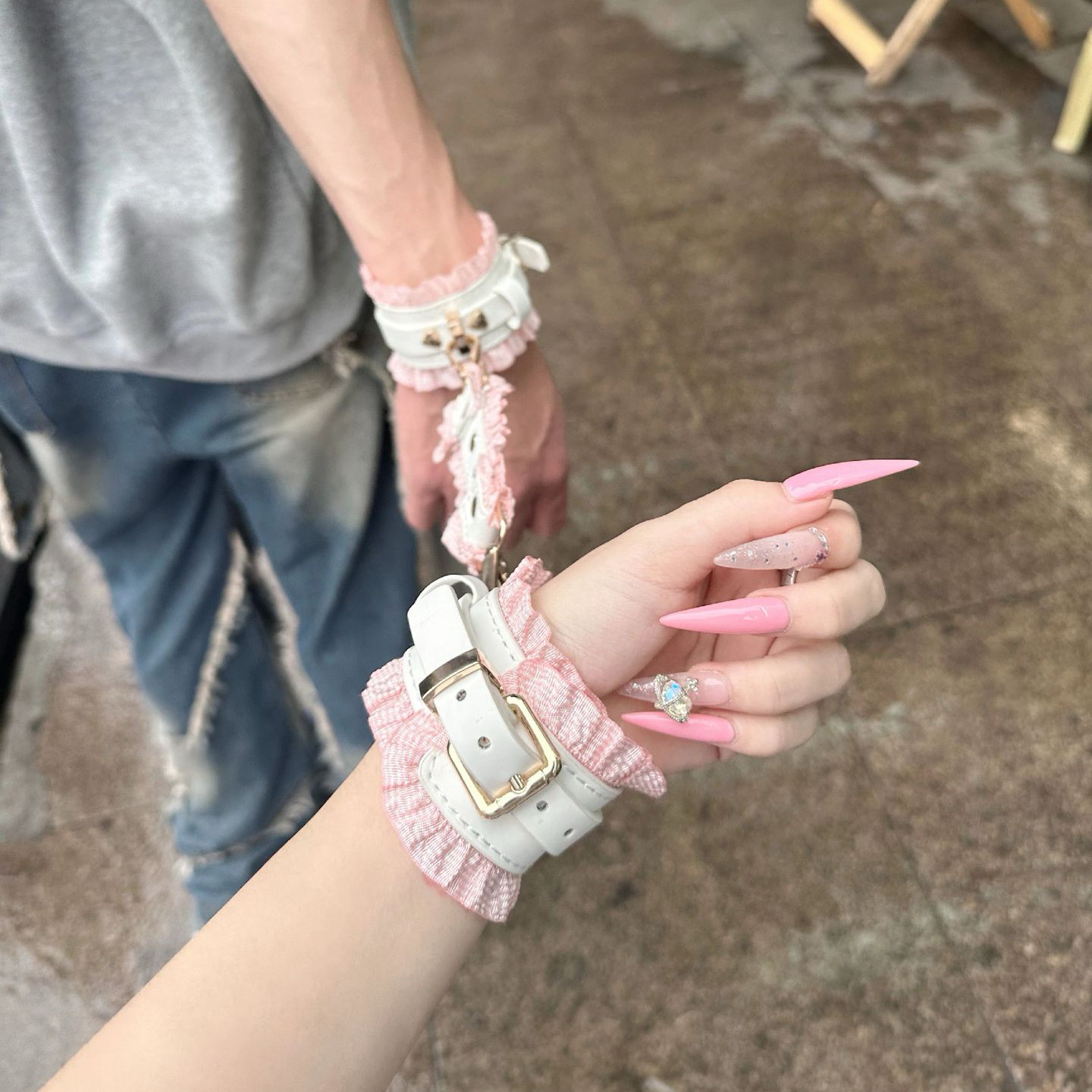 拼接粉色蕾丝硅胶小狗骨头项圈手环情侣趣味玩具新款2026腕带