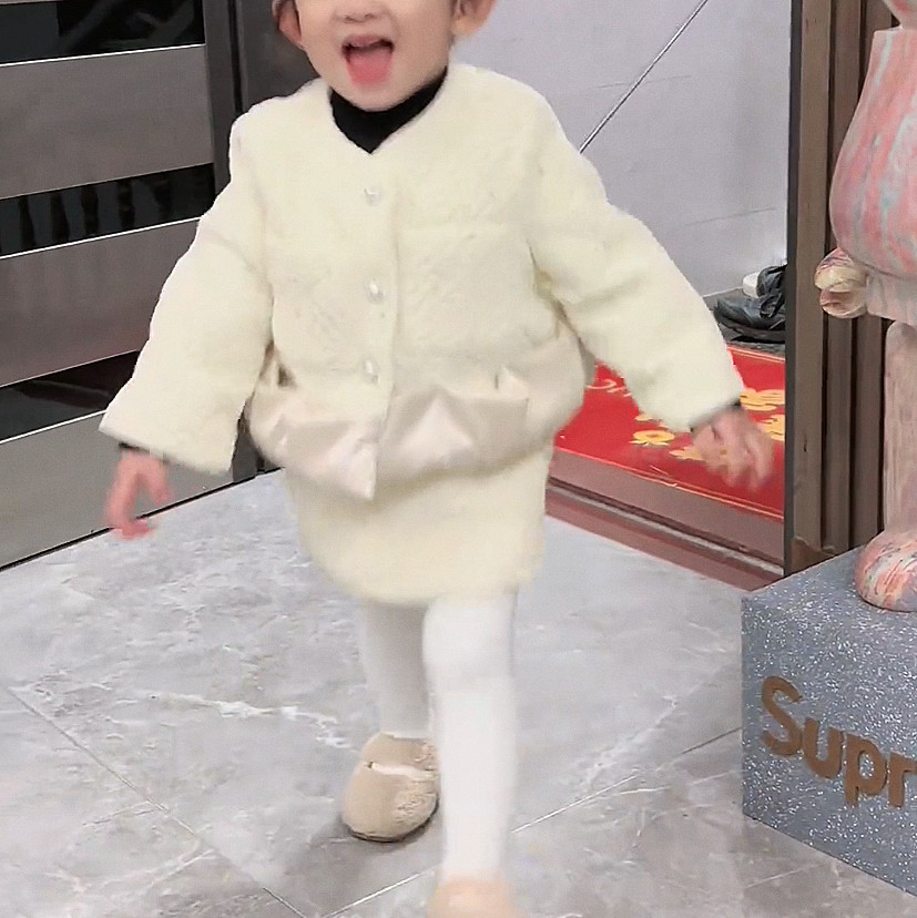 韩国童装女童秋冬套装小女孩小香风设计感加绒外套儿童浮雕半身裙