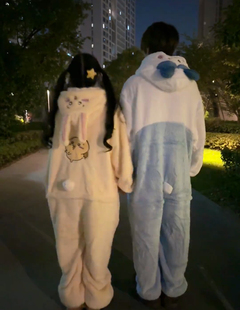 卡通情侣连体衣睡衣新款 珊瑚绒家居服卡通外穿宿舍可爱睡袍 冬季