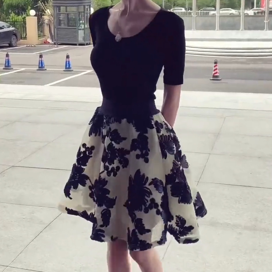 新款黑色短袖打底衫藏蓝高腰半身裙子小众设计感两件套套装