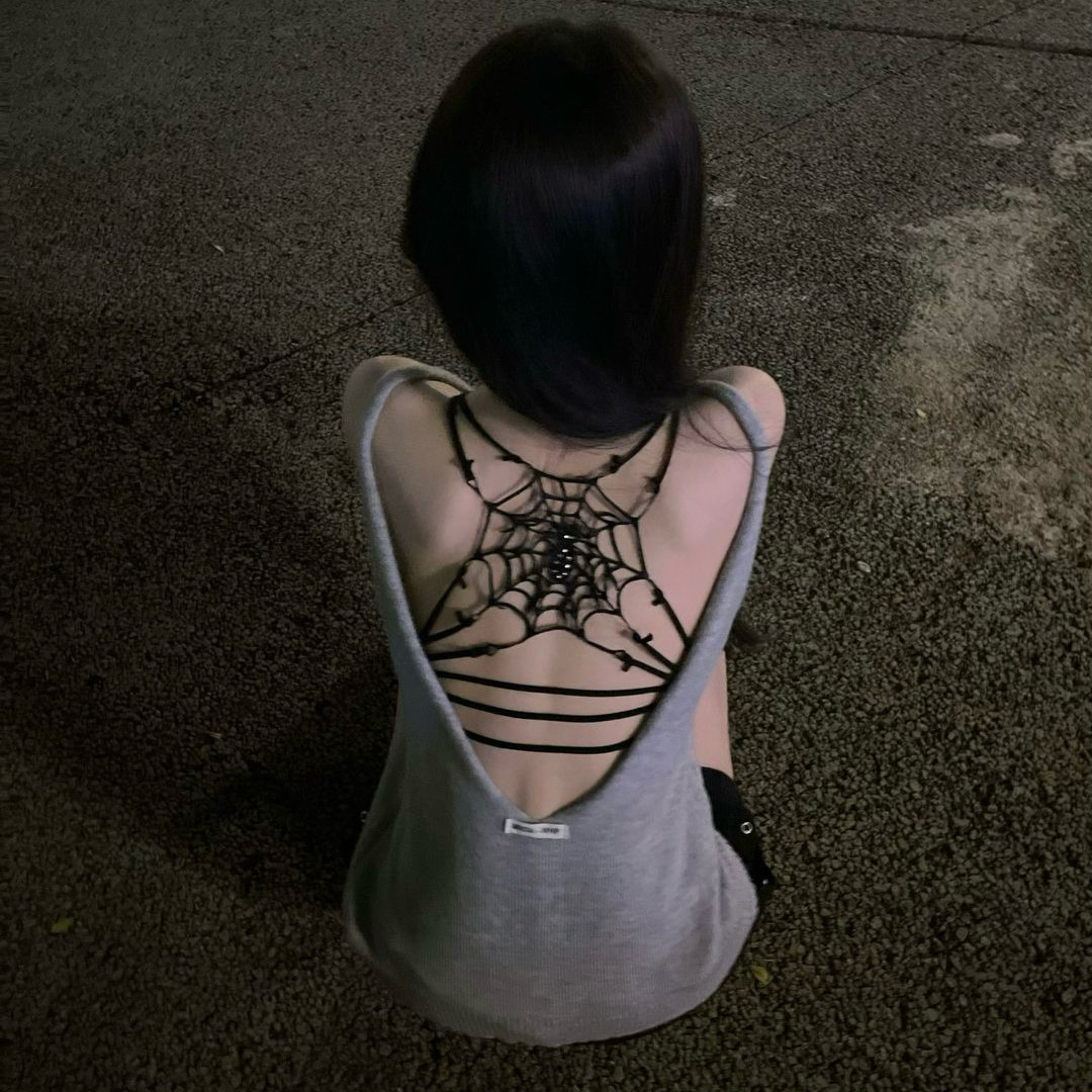 辣妹性感蜘蛛美背蕾丝纯欲前扣灰色背心吊带新款纯欲风2026上衣