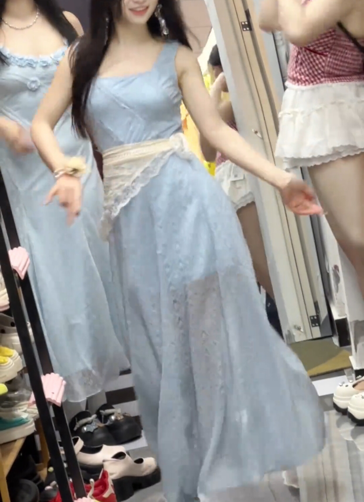 法式高级感蓝色吊带连衣裙子女夏季海边度假漂亮独特绝美收腰长裙