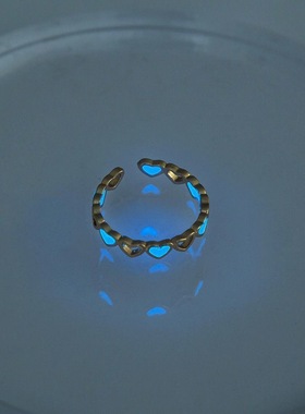 无聊了戴个能发光的星星玩玩!创意夜光五角星 新款夜光戒指