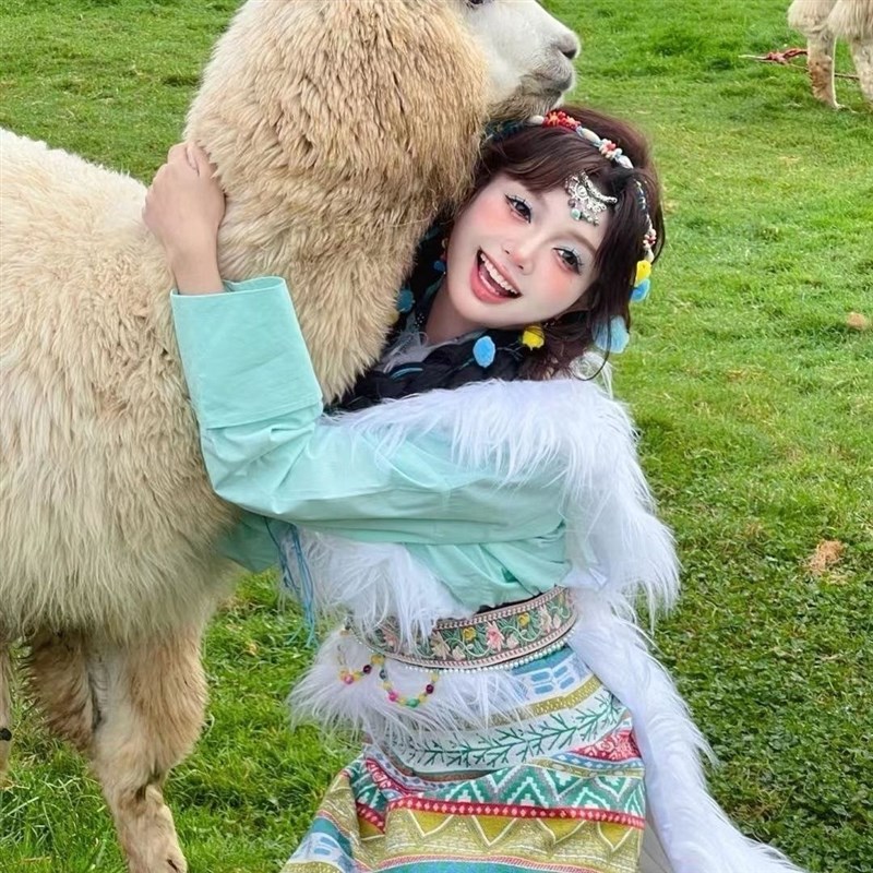 【爆款】藏袍清新绿意绿色织锦拉萨藏装女西藏服饰藏袍藏族衣服