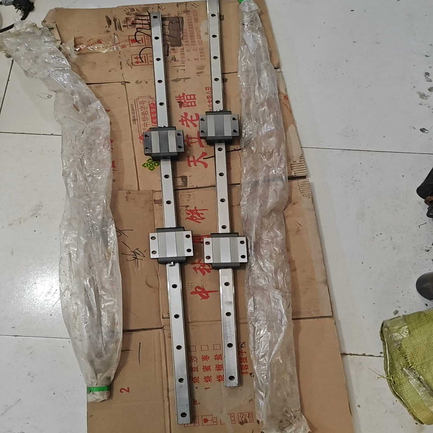 库存未用NSK LS30 线性导轨滑块，导轨长1240(通通配件）