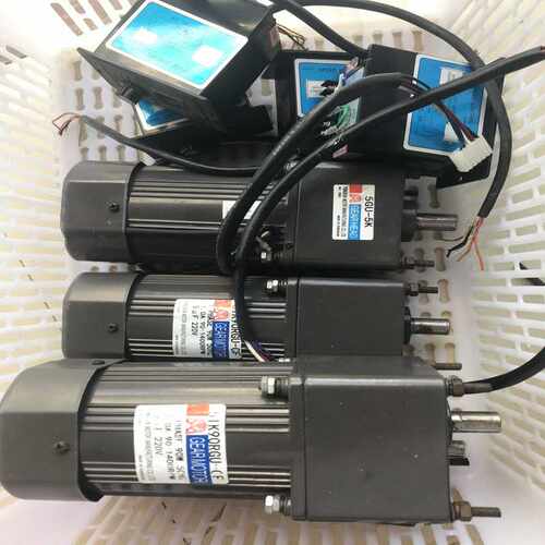 询价~调速电机90w，速比5，4台，带控制器，成色如图，功能正