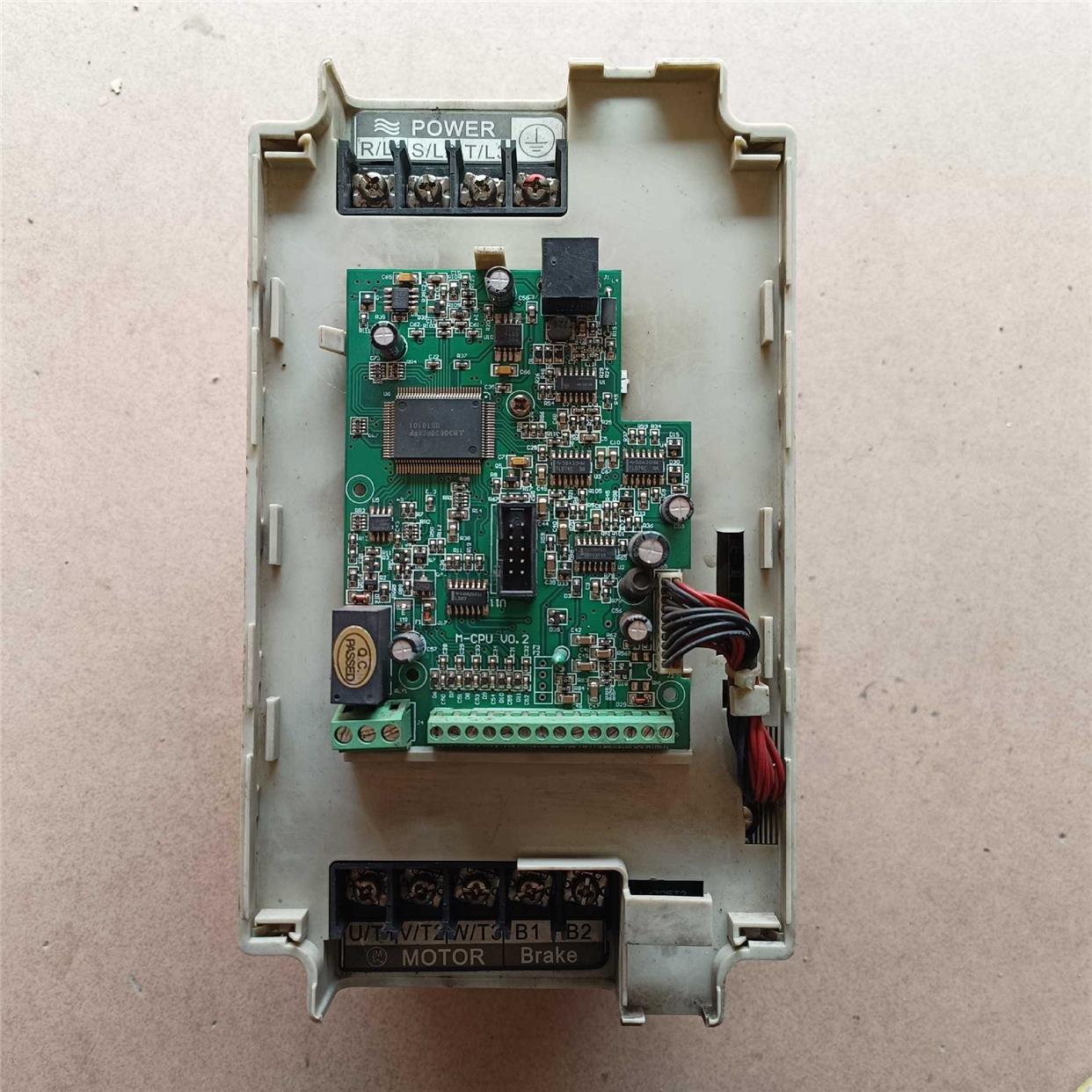 台达VFD075M43A变频器75 KW现货实拍外壳有破