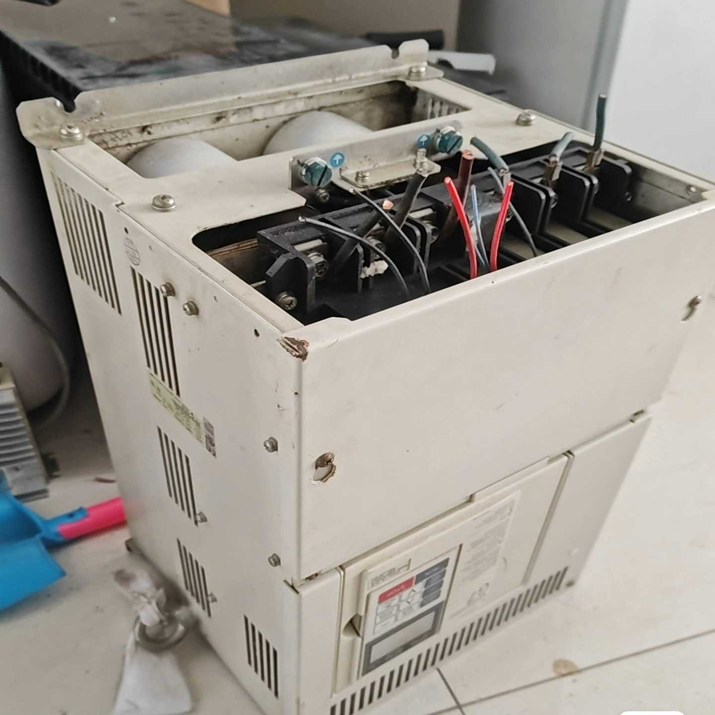 CIMR-G7B4018一台安川G7变频器18.5KW,（地坛设备）