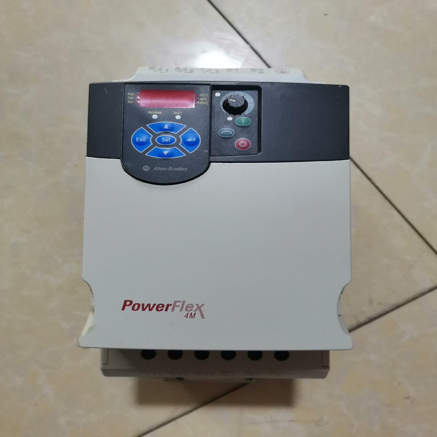 22F-D013N104AB变频器,5.5KW,成色如图(佳毅工控)