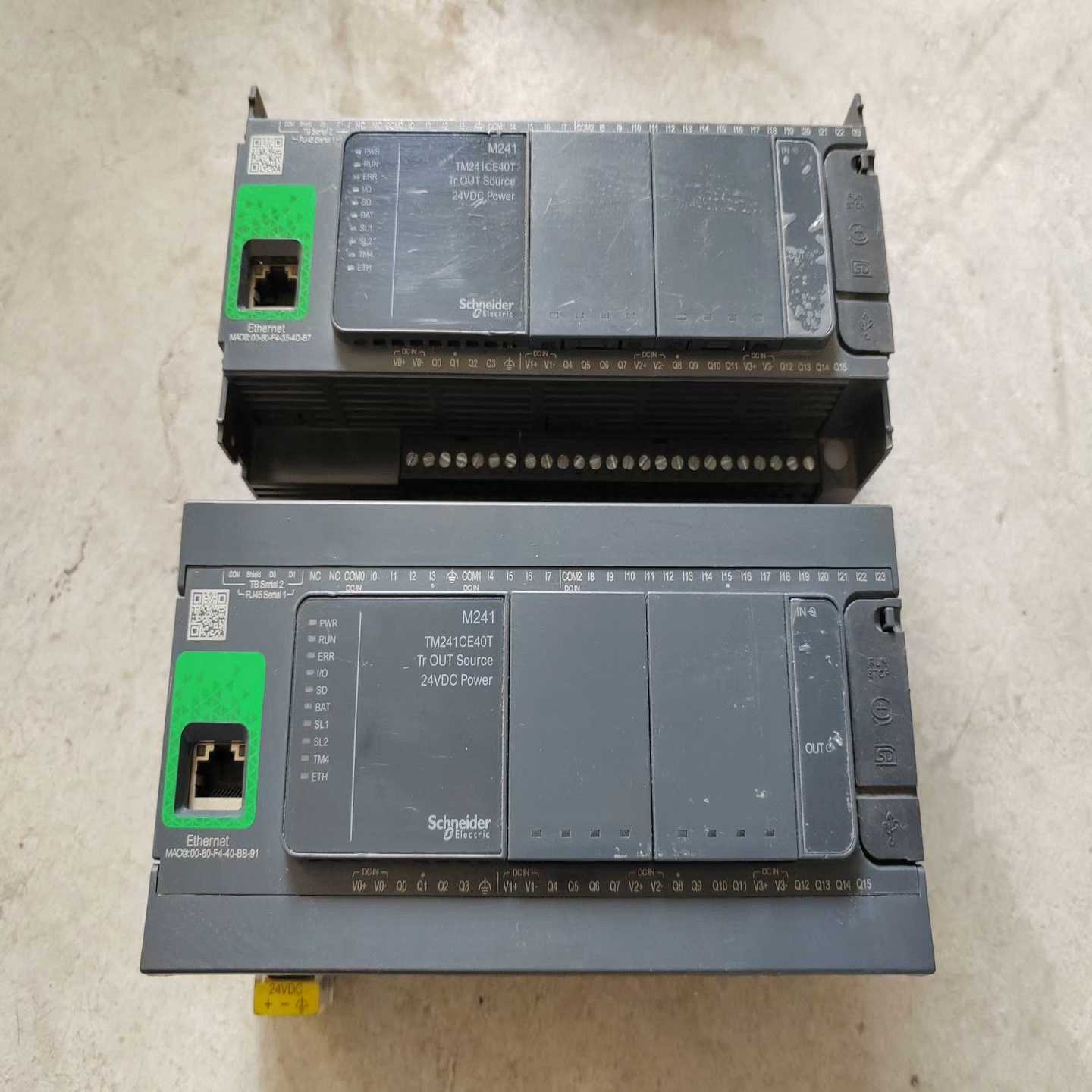 施耐德PLC  TM241CEC24T  2个拍前询价