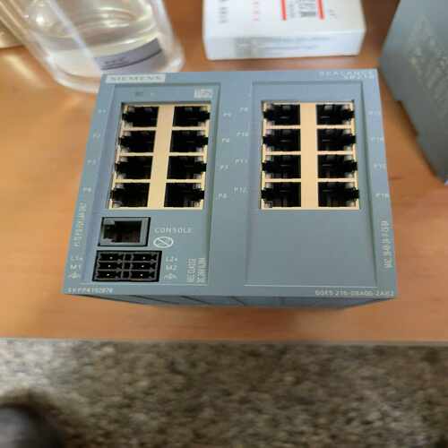 (询价)交换机6GK5216-0BA00-2AB2 实物图，功