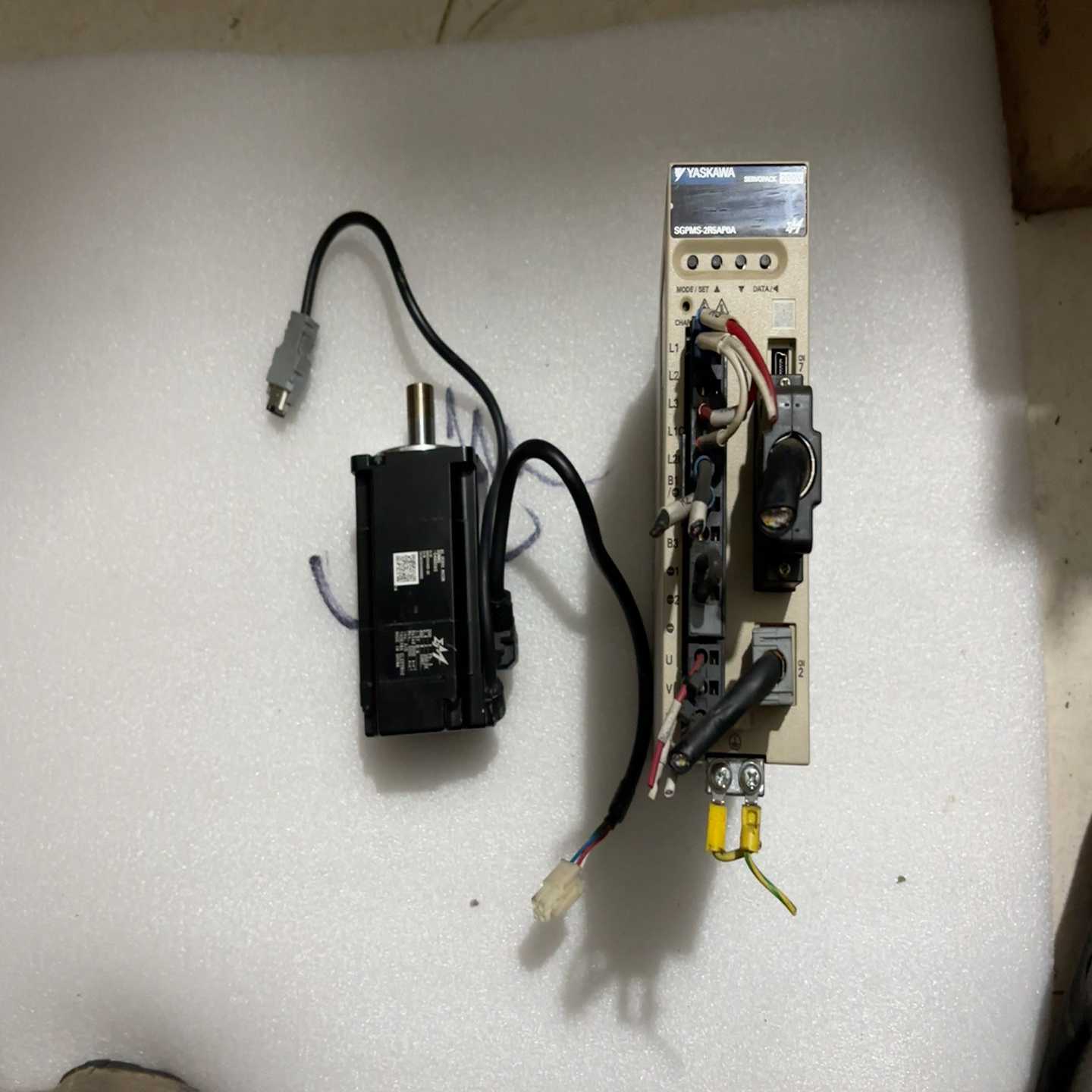 (询价)安川伺服电机SGMMS-04ADC6S 驱动器SGPMS-2