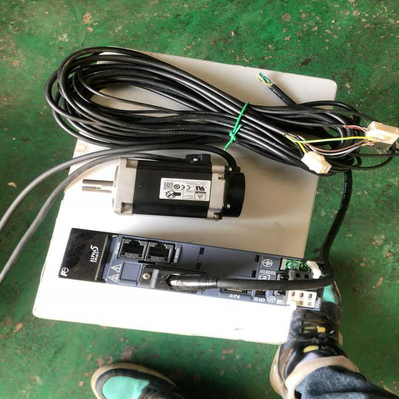 议~富士伺服电机，400w 电机GYB401D5-RC2  驱动