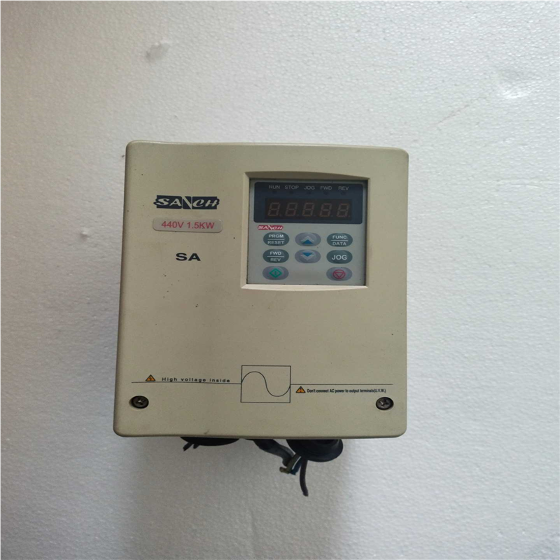 三基变频器，型号SA－4015B,成色如图（咳咳电子）