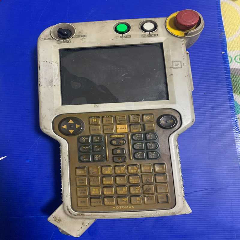 询价~安川机器人示教器JZRCR-NPP01B-1成色如图，功能正