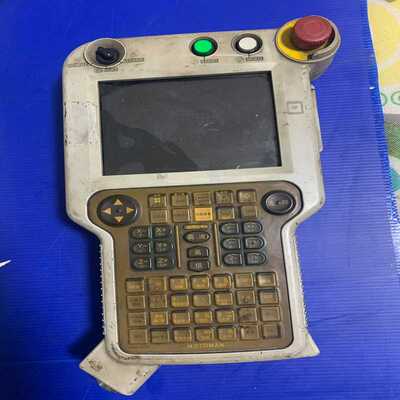 询价~安川机器人示教器JZRCR-NPP01B-1成色如图，功能正