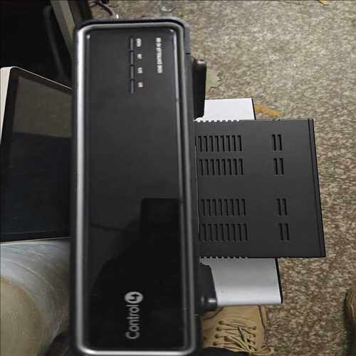 control4 中控主机 C4-300C-E-B ，正（耶耶电子）