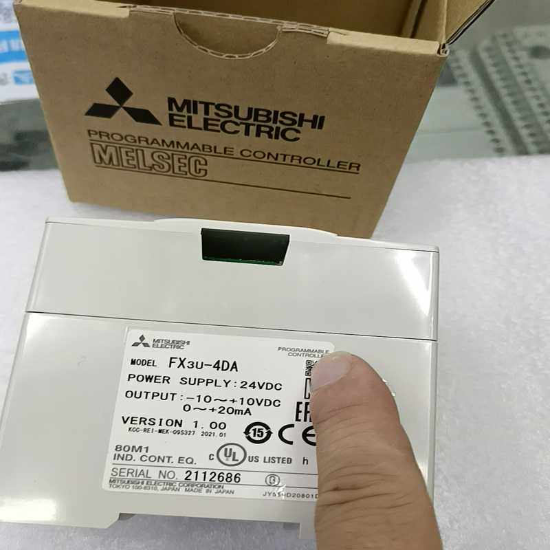 FX3U-4DA模块，的，未使用过，包装干净~询价