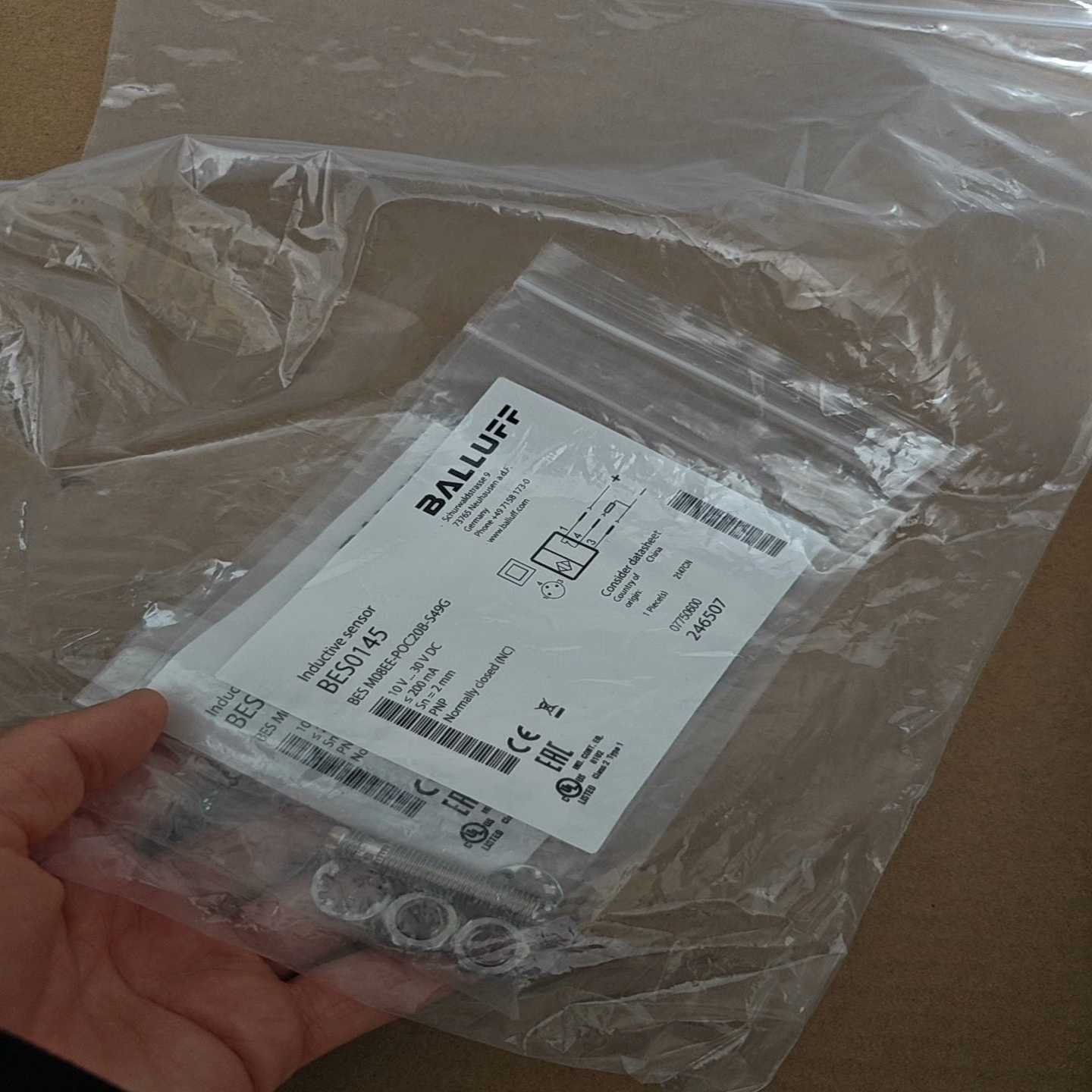 询价~BALLUFFBES0145巴鲁夫电感式接近开关BE