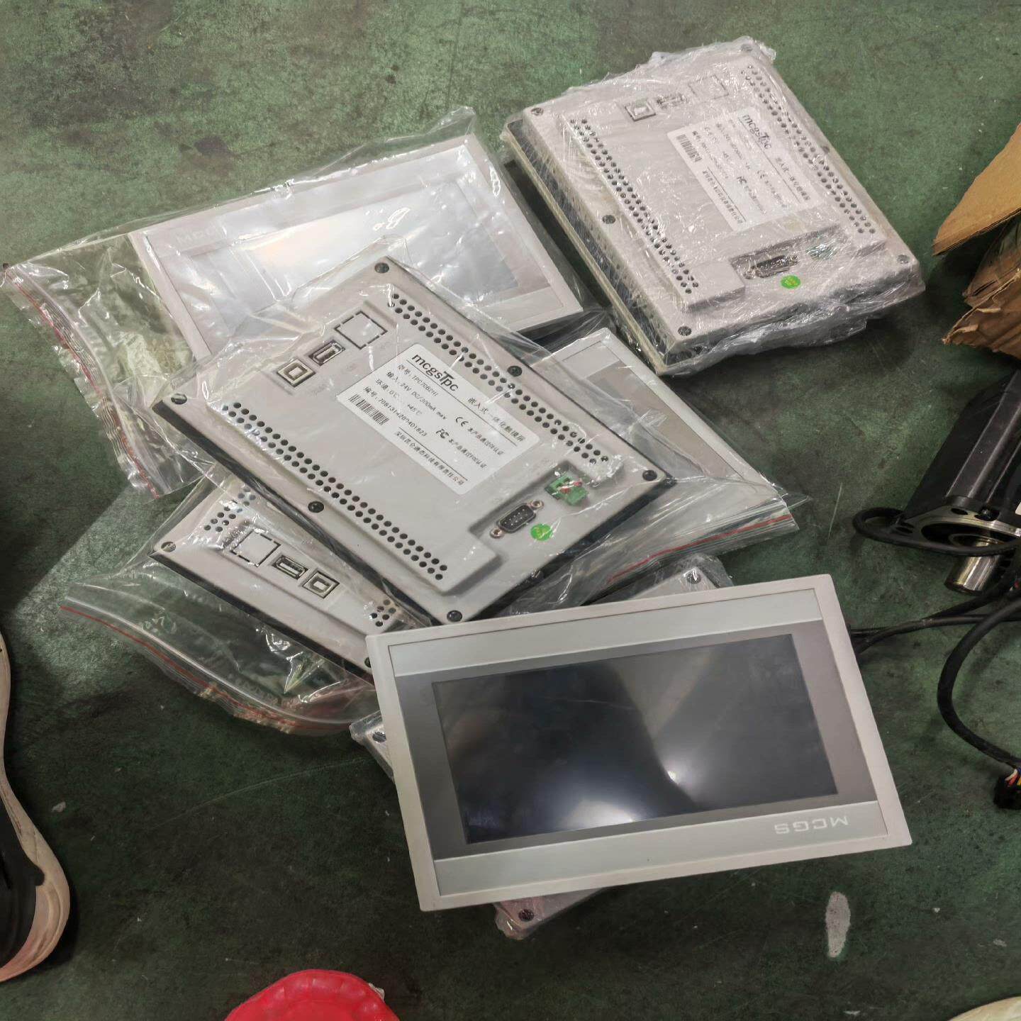 7寸昆仑通态触摸屏，型号：TPC7062HW，库存25台，成--议价商品