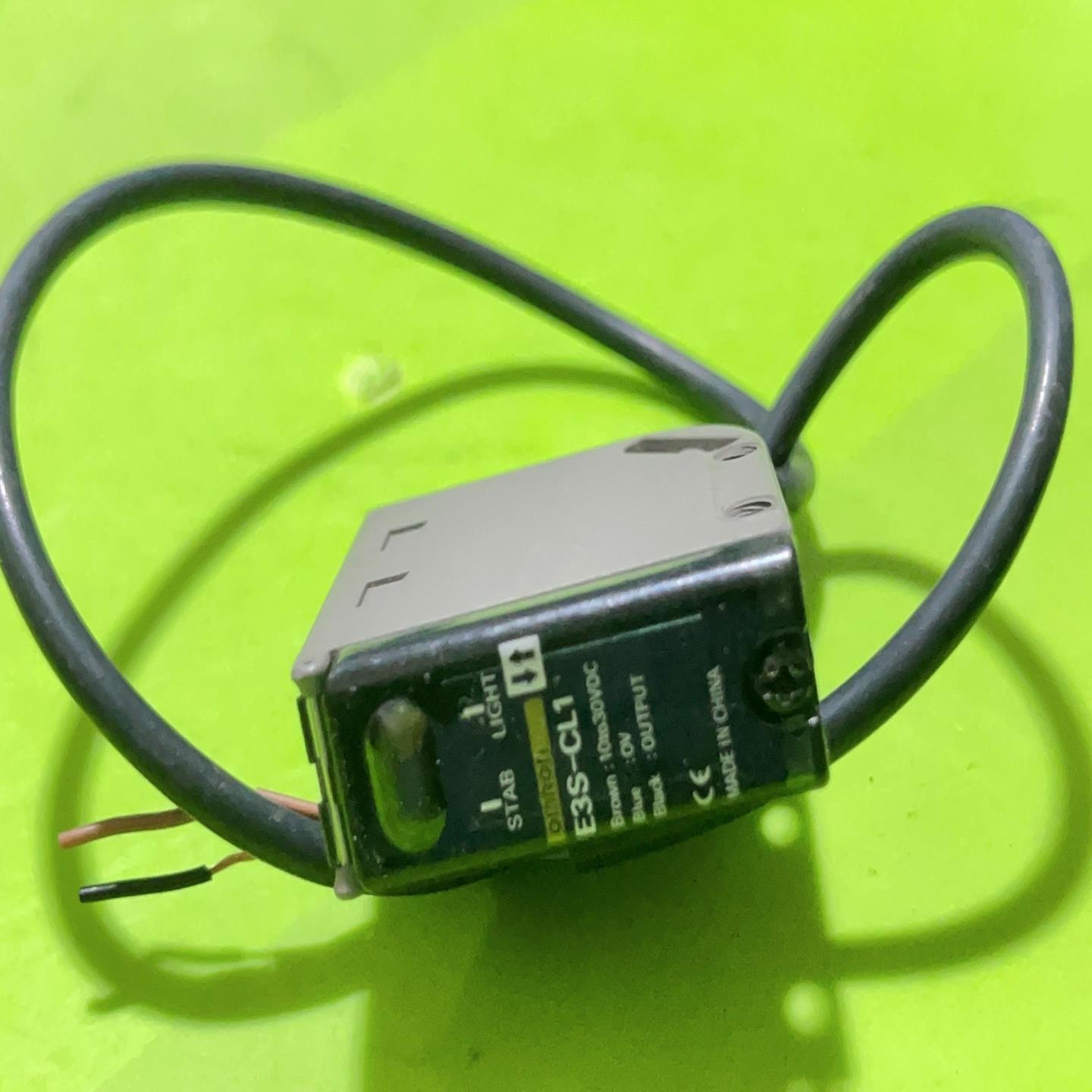 光电开关E3S-CL1E3S-CL1-2成色如图询价