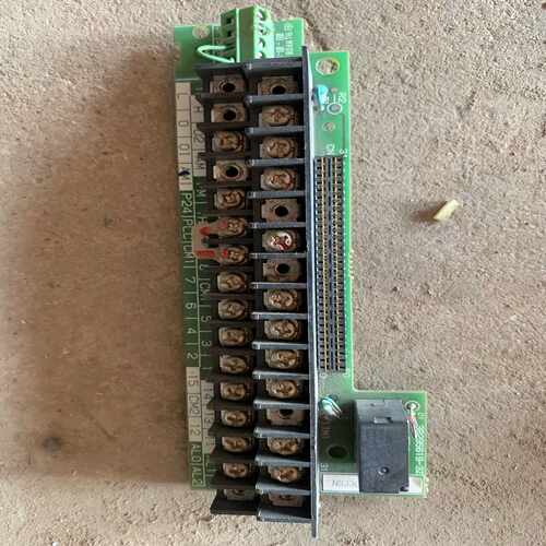 日立变频器NSJ300TM C  3B295619-3Z 日~询价