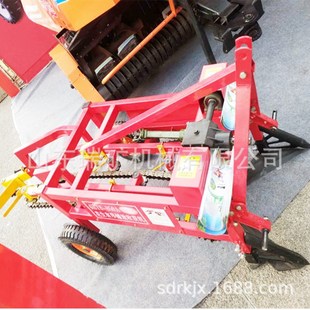 四轮车牵引链条式花生收获机 铺放整齐不缠秧一垄两行花生收获机