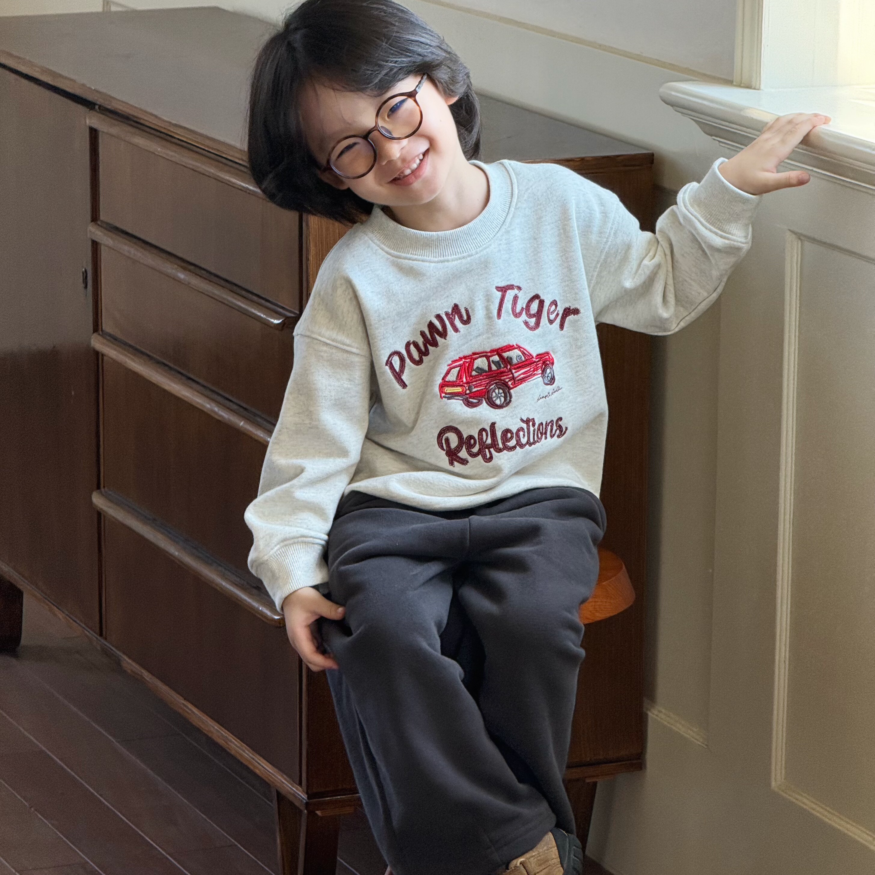 Pawn Tiger2025秋季新款儿童日系小汽车刺绣套头卫衣纯棉圆领上衣