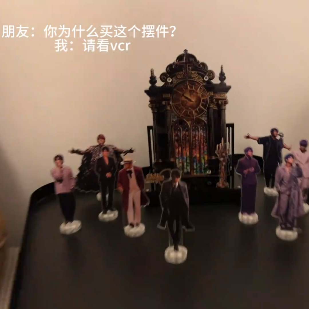周杰伦人形立牌感应音乐摆件9张人物立牌加教堂彩绘窗亚克力摆件