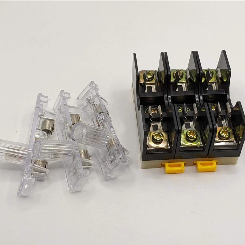 FS-103 熔断器玻璃保险丝底座6*30mm三联导轨卡轨保险丝盒内置10A