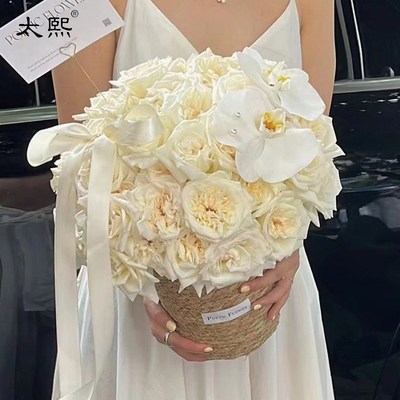 七夕新款手捧抱抱桶鲜花束包装材料田园风仙子之吻草编套三花篮