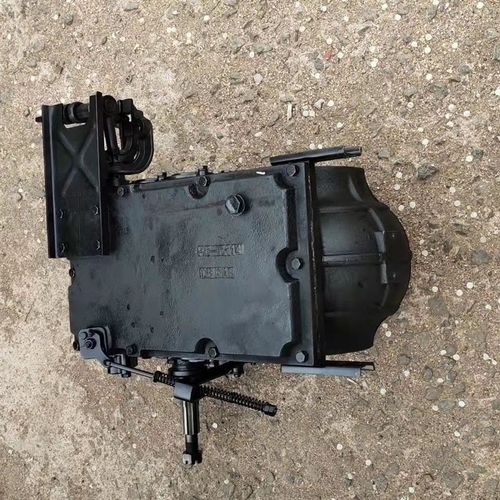 五征三轮车原车配件,五征八挡变速箱总成,箱R体总成。八档后桥