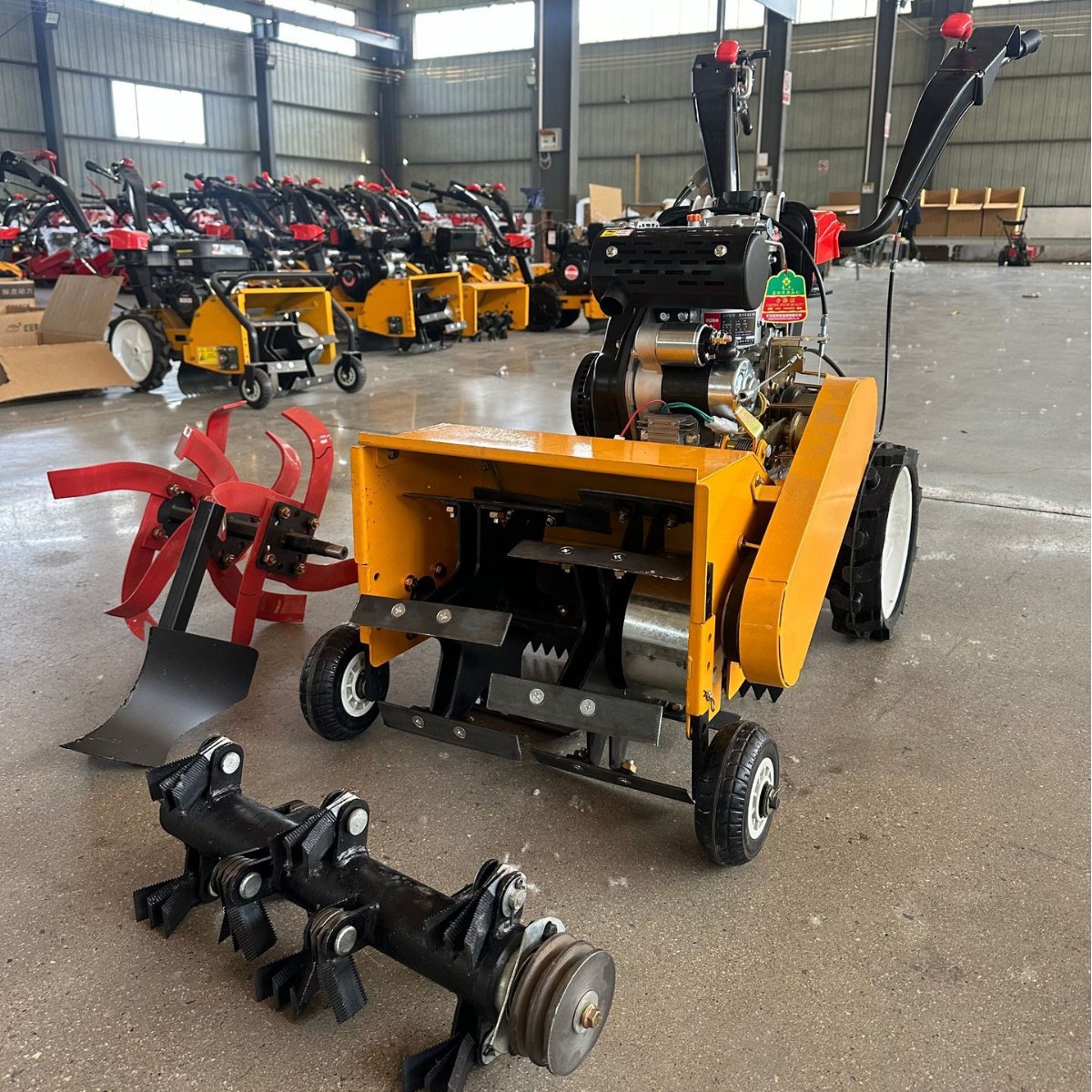 除草机 汽油手推果园碎草机割草机 家用小型自走式碎草还田机