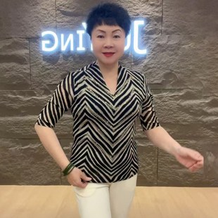 上衣百搭烫钻小衫 2025夏季 中年妈妈减龄大码 舒适显瘦打底衫 女 新款