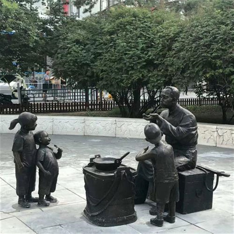 大型玻璃钢仿铜人物雕塑定制铜C人户外广场景观园林马红制作