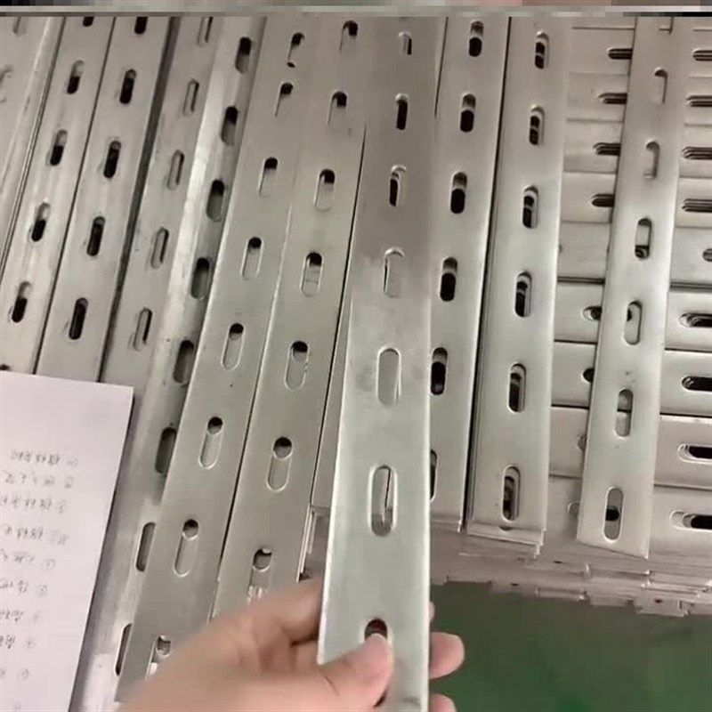 冲孔固定零切打孔钢板板条带孔40*4铁条扁条方条三米长硬钢q235,金属材料及制品,扁钢,淘宝优惠券,粉丝福利购,淘宝优惠卷