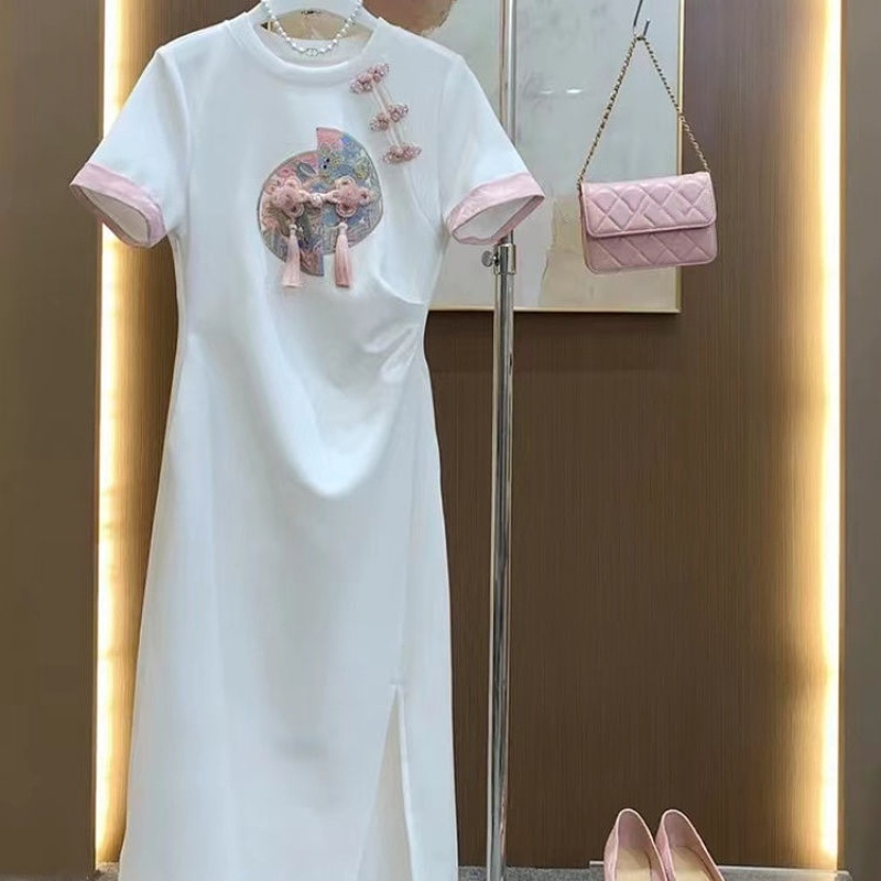 新中式优雅盘扣重工刺绣连衣裙2024夏季小众气质撞色收腰旗袍裙子