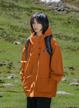 德国UP冲锋f衣男女款户外防风防水外套2024新款川西旅游登山夹克