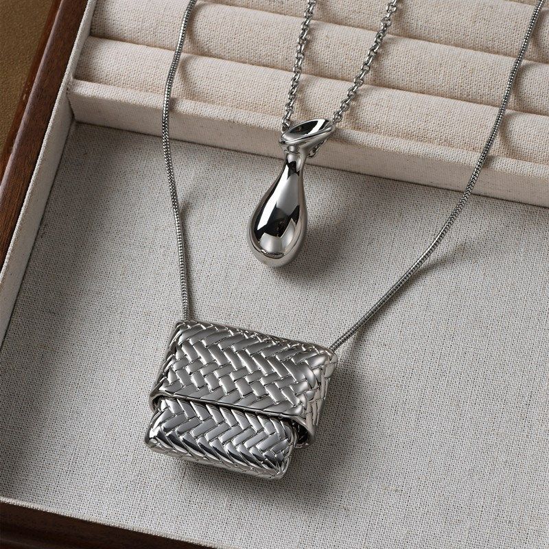 银色净水瓶吊坠项链女轻奢小众设计高级感百搭气质网红瓶子毛衣链