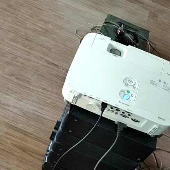 议价NEC投影仪，嘎嘎清晰，带高清口，400适用