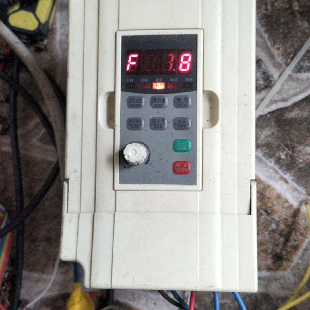 议价1.5kw()x5m(D5M)变频器，功能正常成色新适用