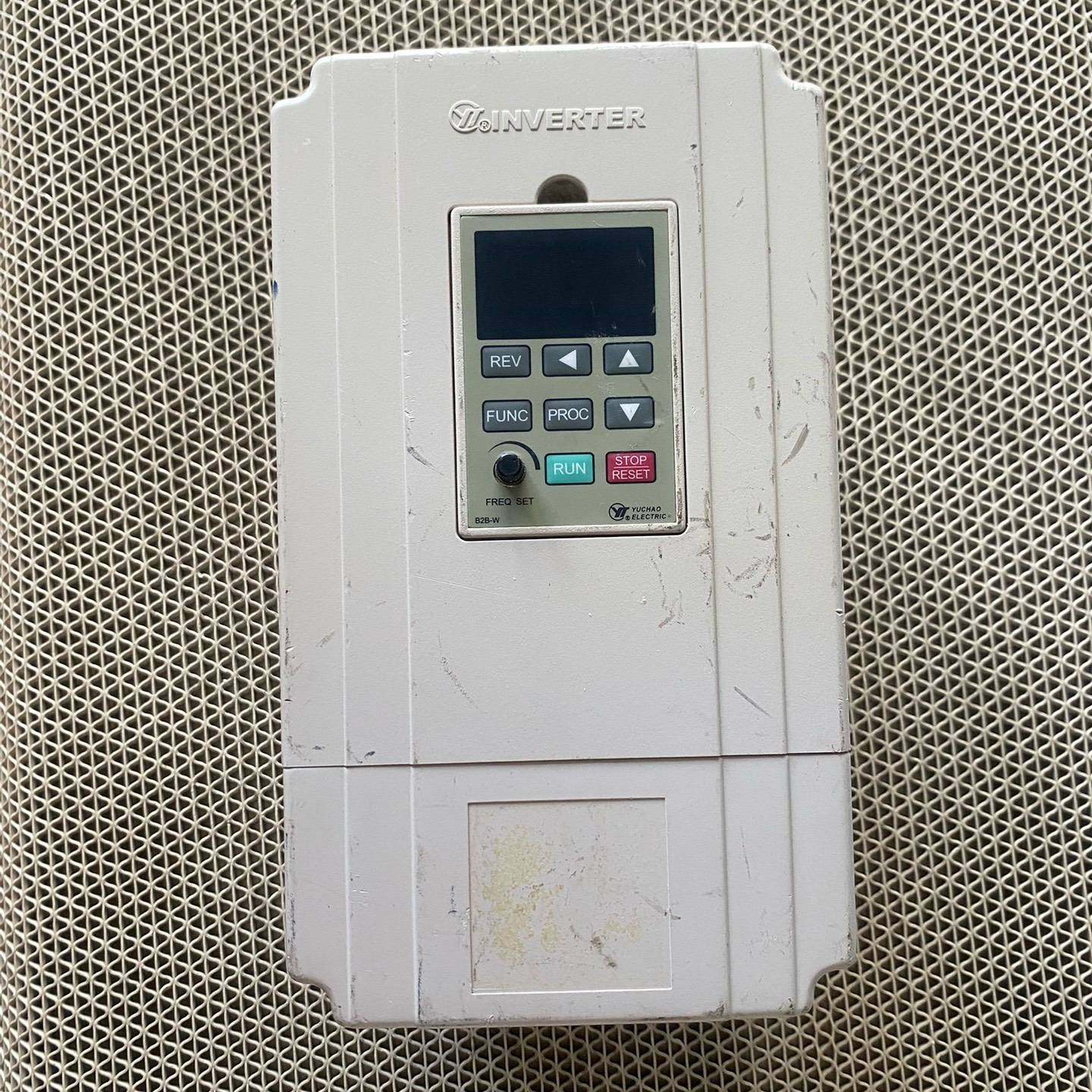 议价上海变频器YTB0037G4T3B（B2B-W），3.7适用