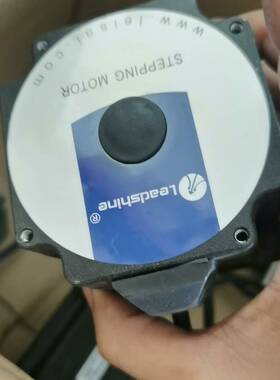 议价86步进电机，86hs45d，4A，轴径12.7，键适用