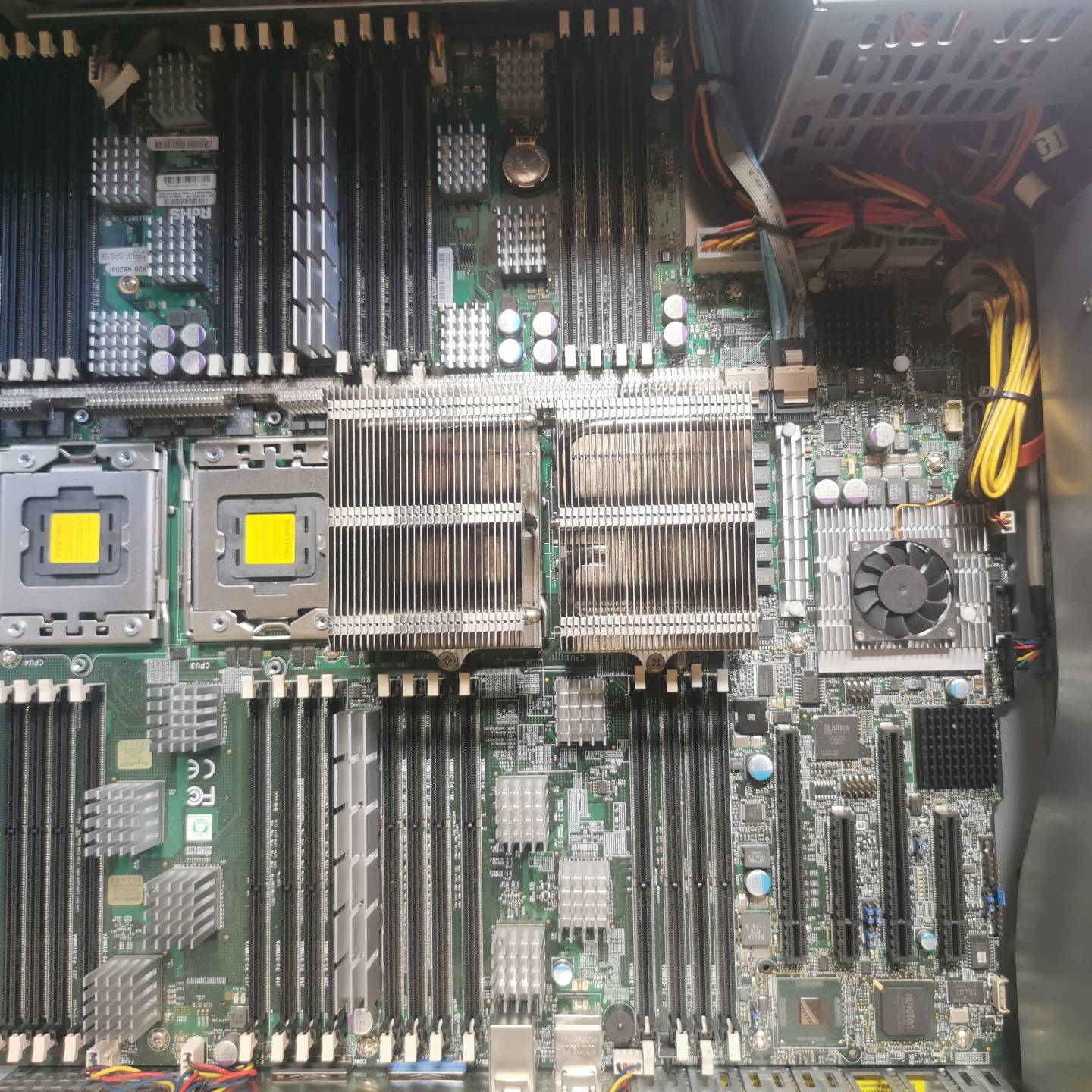 议价ZXF20 R8200四路服务器准系统 X8QB6-F-适用