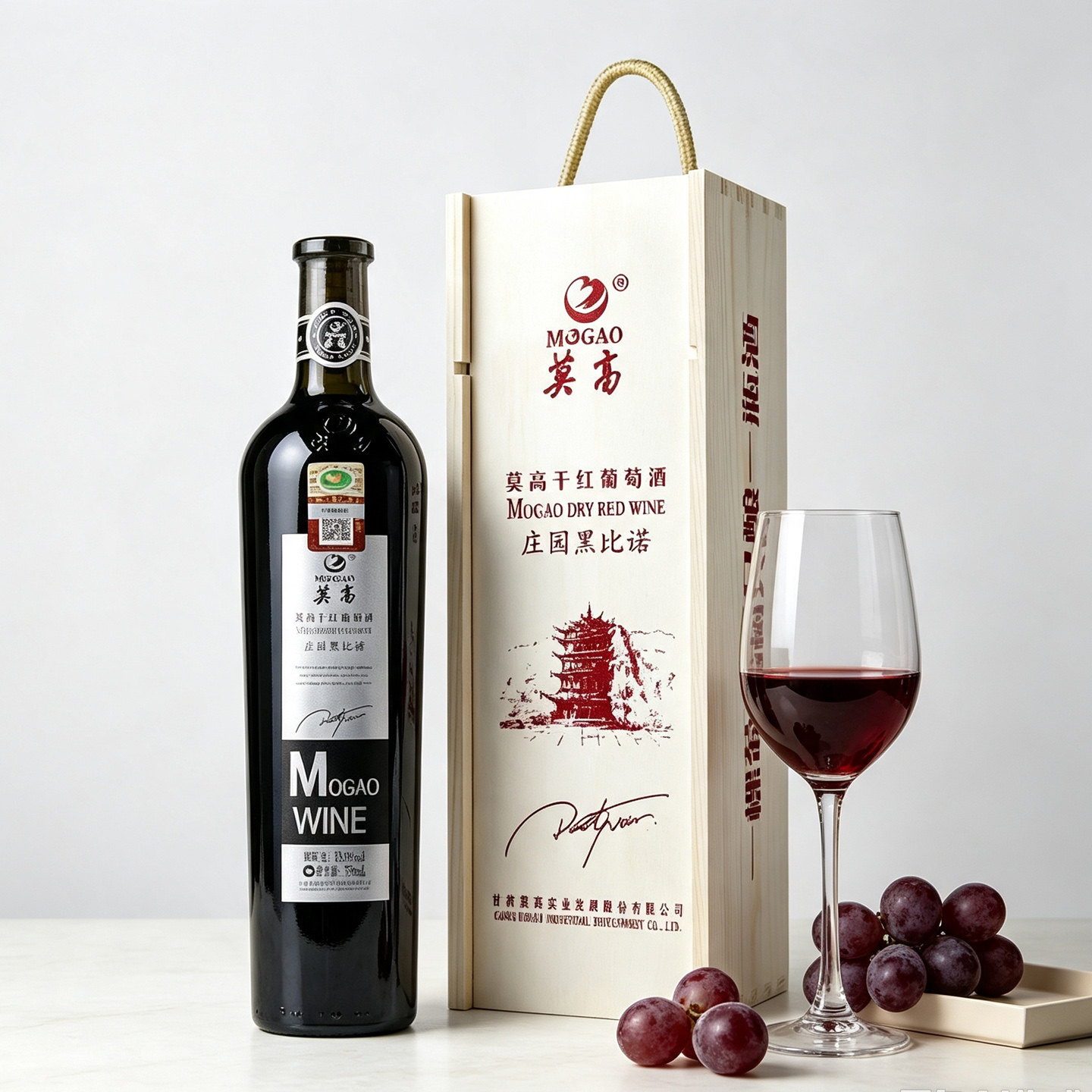 莫高庄园木盒黑比诺干红葡萄酒