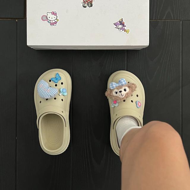 百搭洞洞鞋女款2025新款爆款夏季居家外穿软底防滑网红休闲凉鞋女