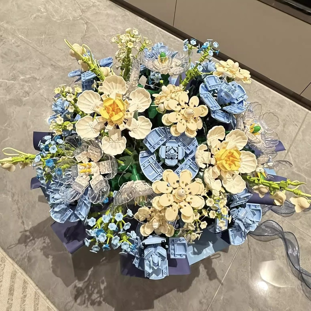 新款永生玫瑰积木花束拼装一整套抱抱桶玩具女生系列女孩节日礼物