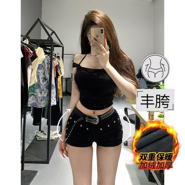 低腰铆钉丰胯提臀加绒牛仔短裤女2024冬季新款紧身显瘦热裤蛮腰纪