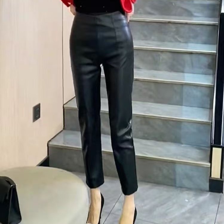 网红爆款修身显瘦洋气高级感百搭U皮裤女早秋时尚哑光九分烟管裤,女装/女士精品,休闲裤,淘宝优惠券,粉丝福利购,淘宝优惠卷